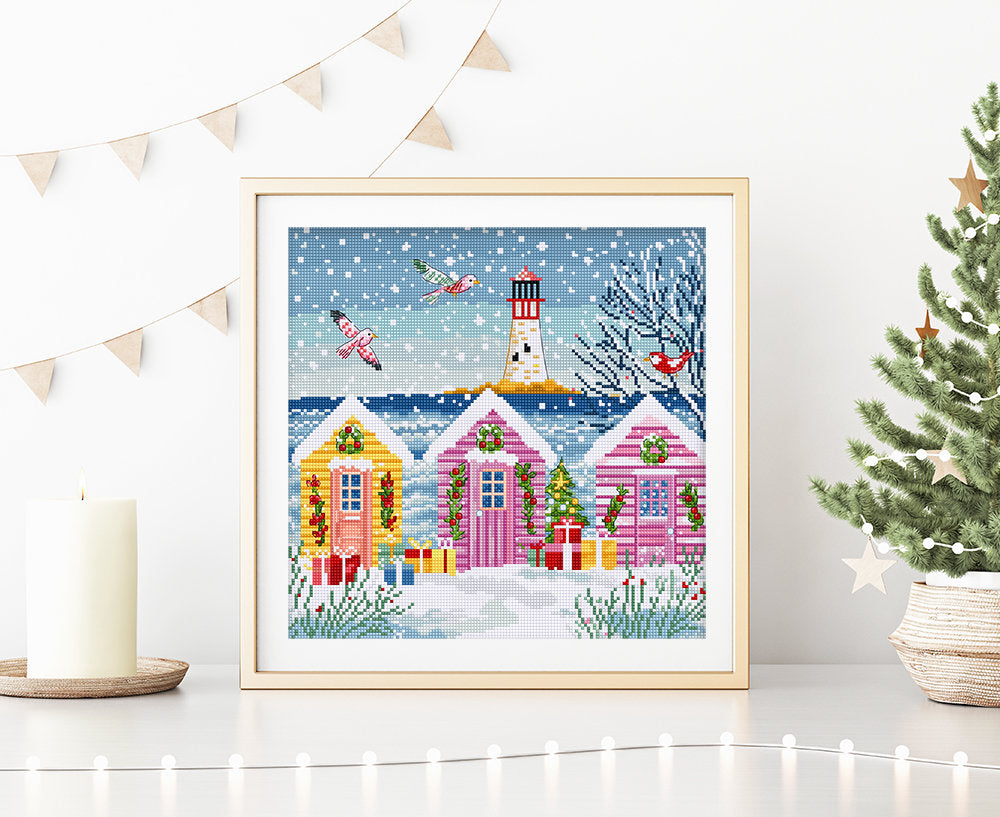 Kreuzstich-Set Letistitch L9915 „Schneebedeckte Häuschen am Meer (Snowy Sea Cottages)“ – Weihnachten 23x22 cm