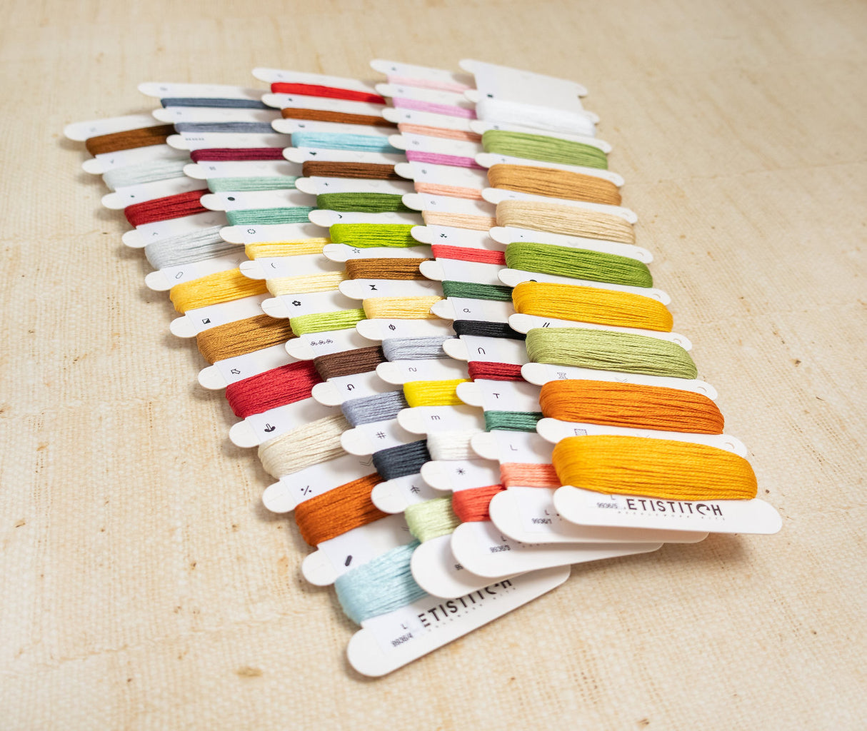 L9936 Ferme d'automne - Letistitch | Kit de point de croix