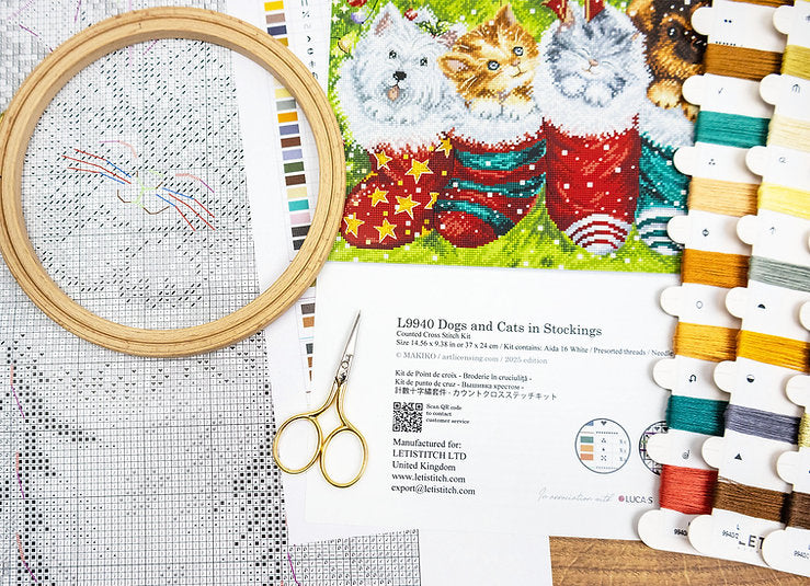 Kit de point de croix « Chiens et chats en chaussettes » – Letistitch L9940