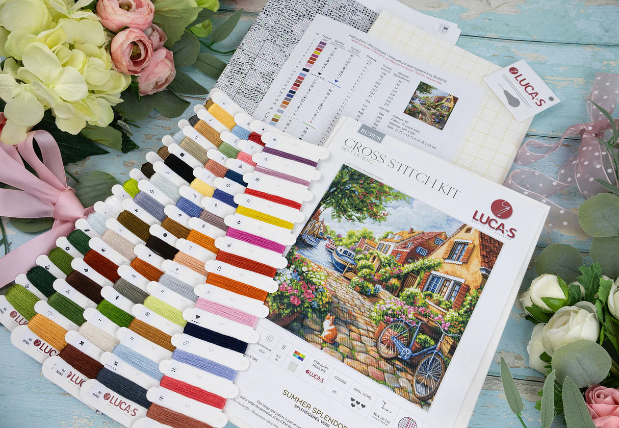 Presentación del kit de punto de cruz Luca-S Summer Splendor BU5078 con materiales incluidos