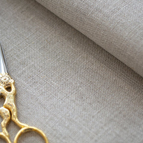 tela de lino belfast 32 ct zweigart plegada color 3609 53 detalle natural