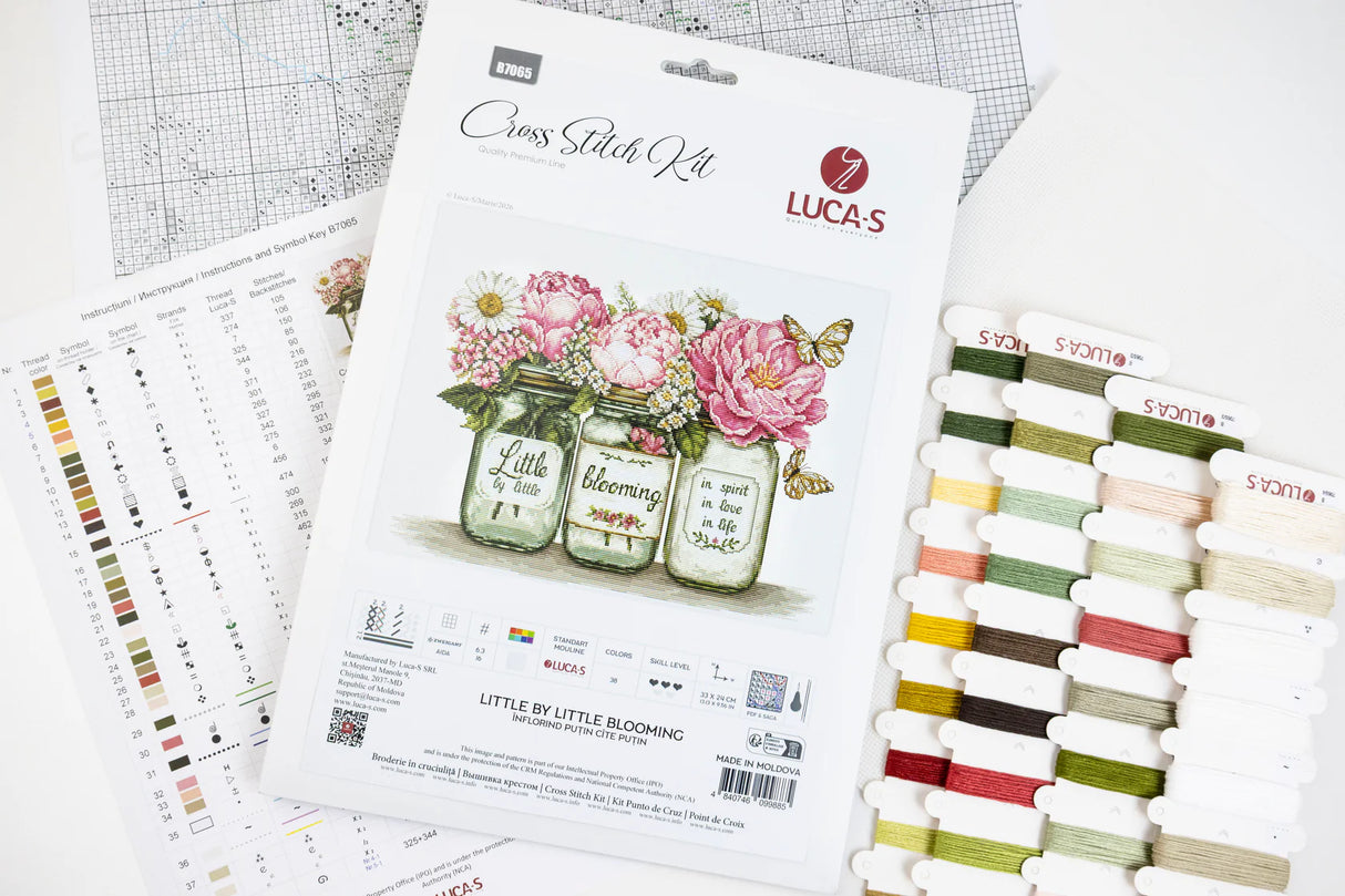 Contenido del kit de punto de cruz Luca-S B7065 Little by Little Blooming con esquema, tela e hilos