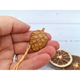 Wizardi KF059/66P Magnetic Needle Holder – Wooden Pine Cone