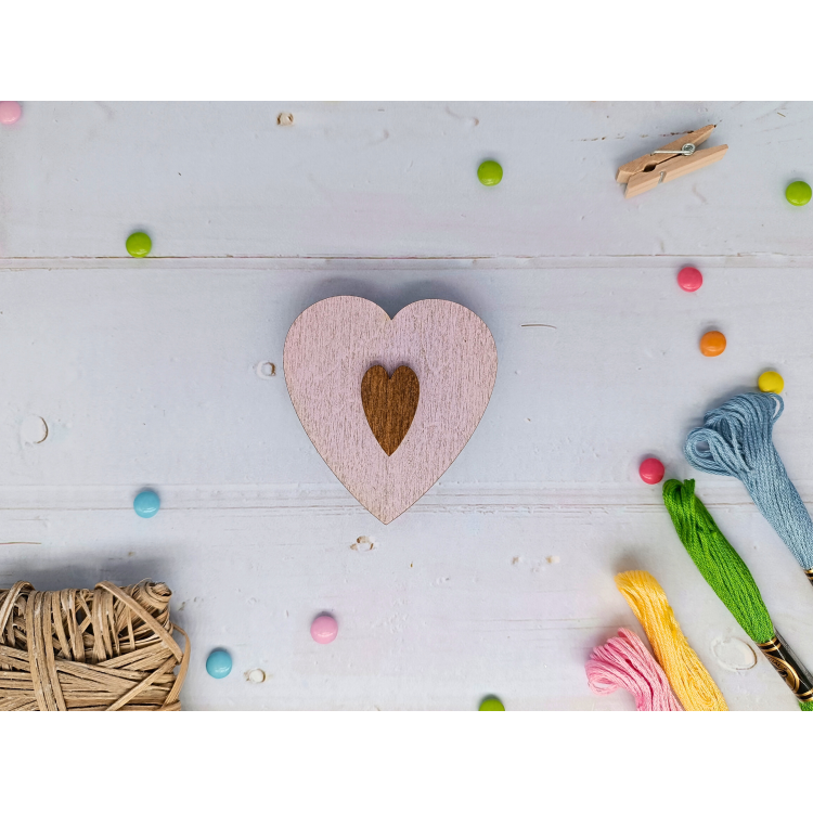 Porte-aiguilles en bois avec coeur rose - Wizardi KF056/100P