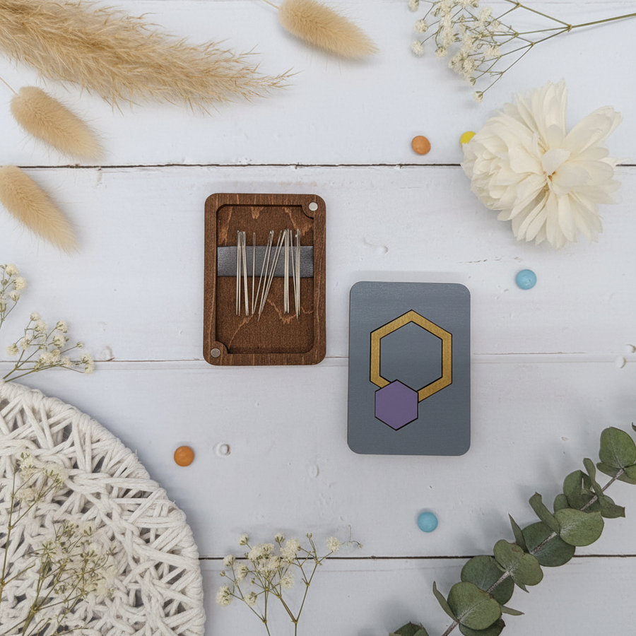 Estuche para agujas Wizardi KF056/105 de Madera con Hexágono Morado
