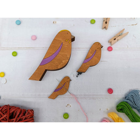 Wooden Needle Case with Purple Bird Motif - Wizardi