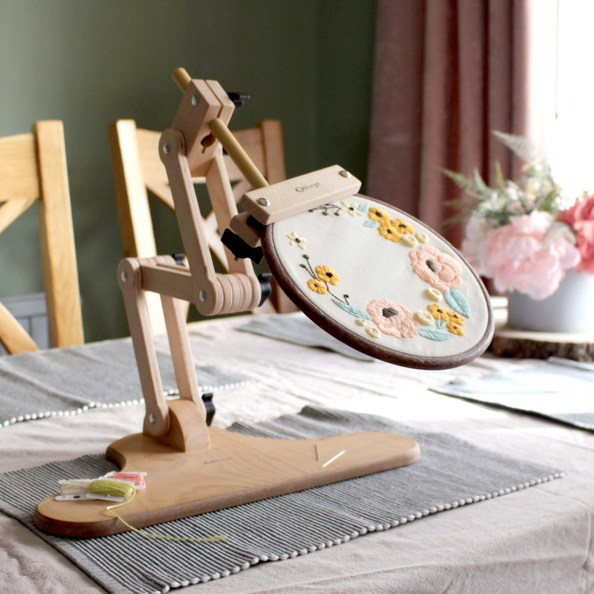 Soporte profesional para bordado Nurge 190-14 fabricado en madera