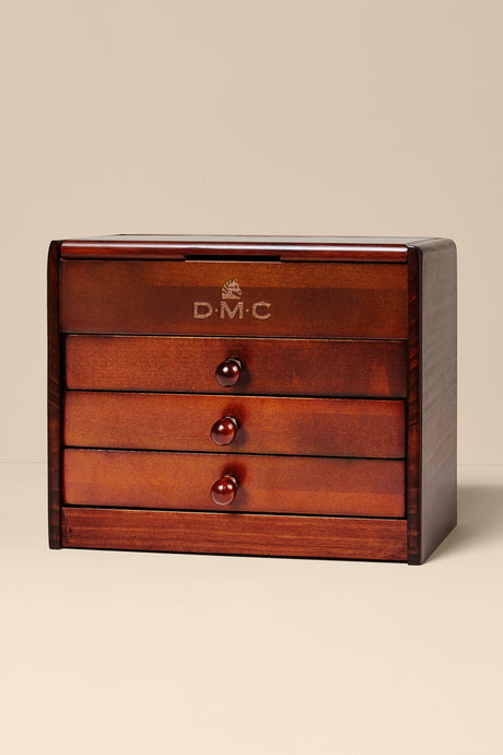 Mueble Organizador de Madera DMC con 120 Madejas de Mouliné - Colección Exclusiva