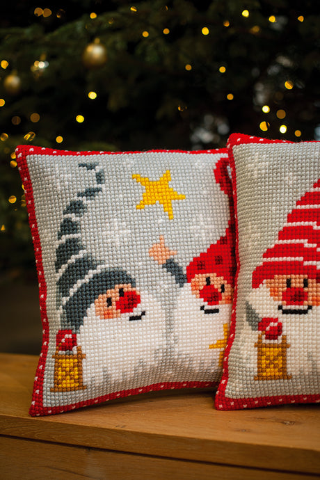 CHRISTMAS GNOMES - Kit to create a pillow - Vervaco PN-0172634
