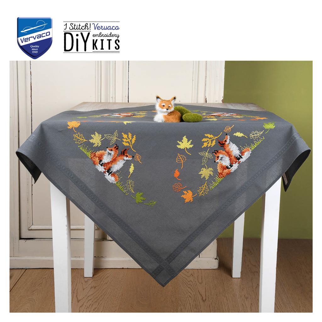 Mesa de centro. Foxes in autumn - Vervaco - Kit de punto de cruz