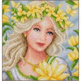Kit de punto de cruz LanArte Romance Floración PN-0213462 con retrato femenino rodeado de flores primaverales sobre tela evenweave azul de 32 ct.
