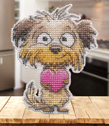 Kit de punto de cruz Magnet Faithful Heart Oven S1723 con perro sosteniendo corazón en canvas plástico para imán decorativo
