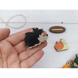 Hedgehog KF050/3 Wooden Thread Cutter | Embroidery and Sewing Accessory