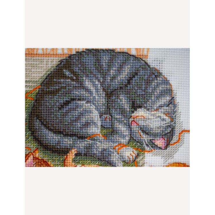 Aine A1035 Cats and Threads Cross Stitch Kit – Cats with Ball of Yarn on Aida 14