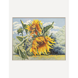Kit de punto de cruz Aine SRA1033 Sunflowers in the Wind con girasoles amarillos, hojas verdes y fondo de cielo claro bordado sobre tela Aida verde.