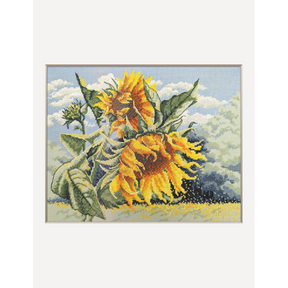 Kit de punto de cruz Aine SRA1033 Sunflowers in the Wind con girasoles amarillos, hojas verdes y fondo de cielo claro bordado sobre tela Aida verde.