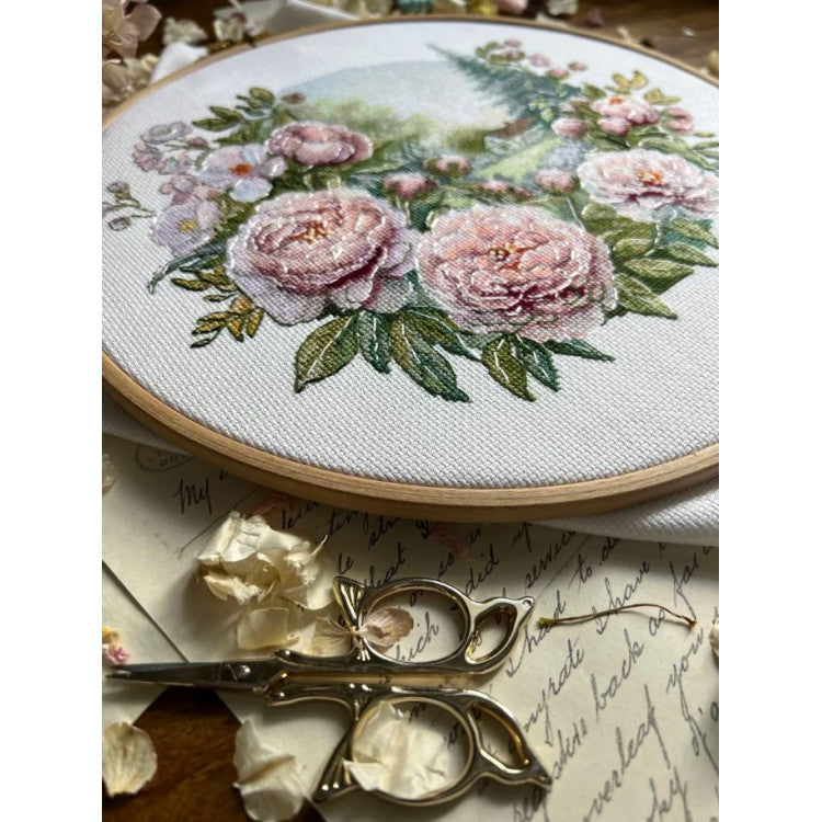 Kit de point de croix « Tendre pivoine » Andriana SANP-79 – Pivoines romantiques 25x21 cm Aïda 16 ct