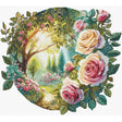 Kit de punto de cruz Andriana SANS-84 Dream Garden con jardín romántico, rosas grandes, hojas verdes y sendero iluminado sobre Aida blanca.