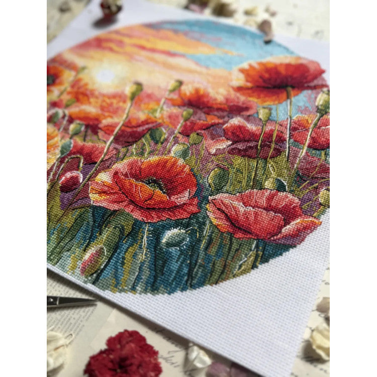 Kit de punto de cruz Andriana SANS-85 Sun in Poppies – Sol entre Amapolas 29x27 cm