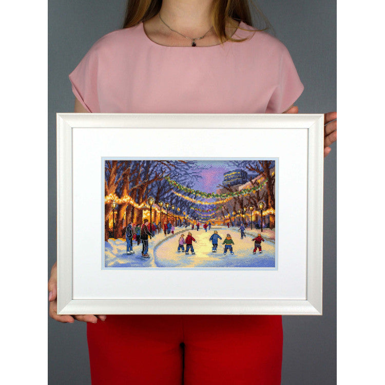 MP Studia SNV-1032 New Year's Ice Rink