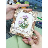 Kit de punto de cruz en base de madera Miniatura Valeriana – MP Studia SO-141