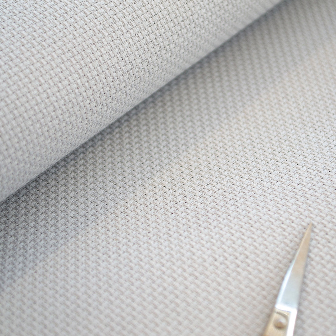 Tela AIDA 14 ct color piedra 713 Zweigart para punto de cruz