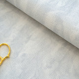 Detalle textura marmoleada tela AIDA 14 ct gris vintage Zweigart