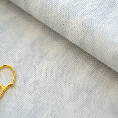 Detalle textura marmoleada tela AIDA 14 ct gris vintage Zweigart