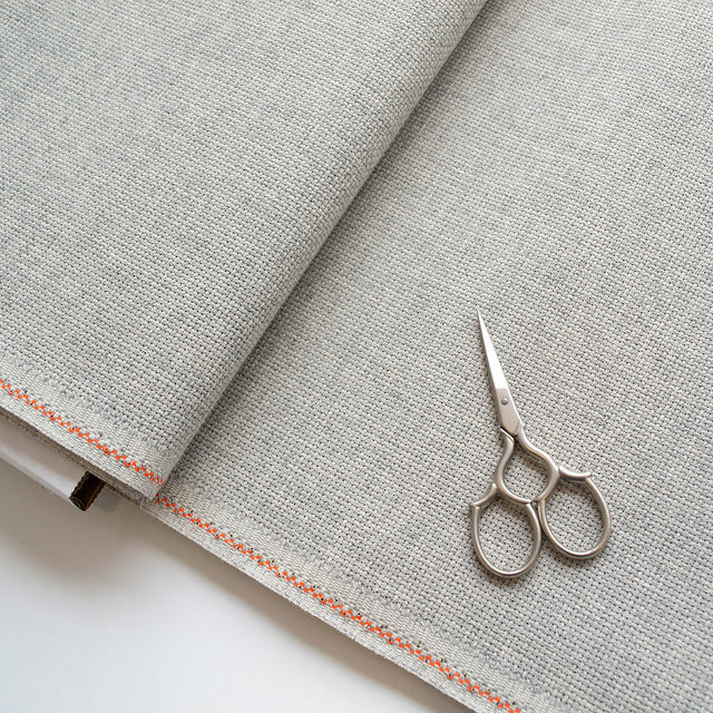 Tela Aida Yorkshire 14 ct Zweigart color 52 para punto de cruz, tejido uniforme y resistente