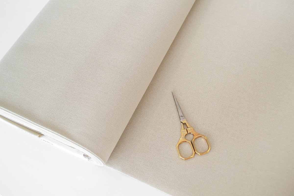 Textura uniforme de la tela Murano Lugana 32 ct Zweigart