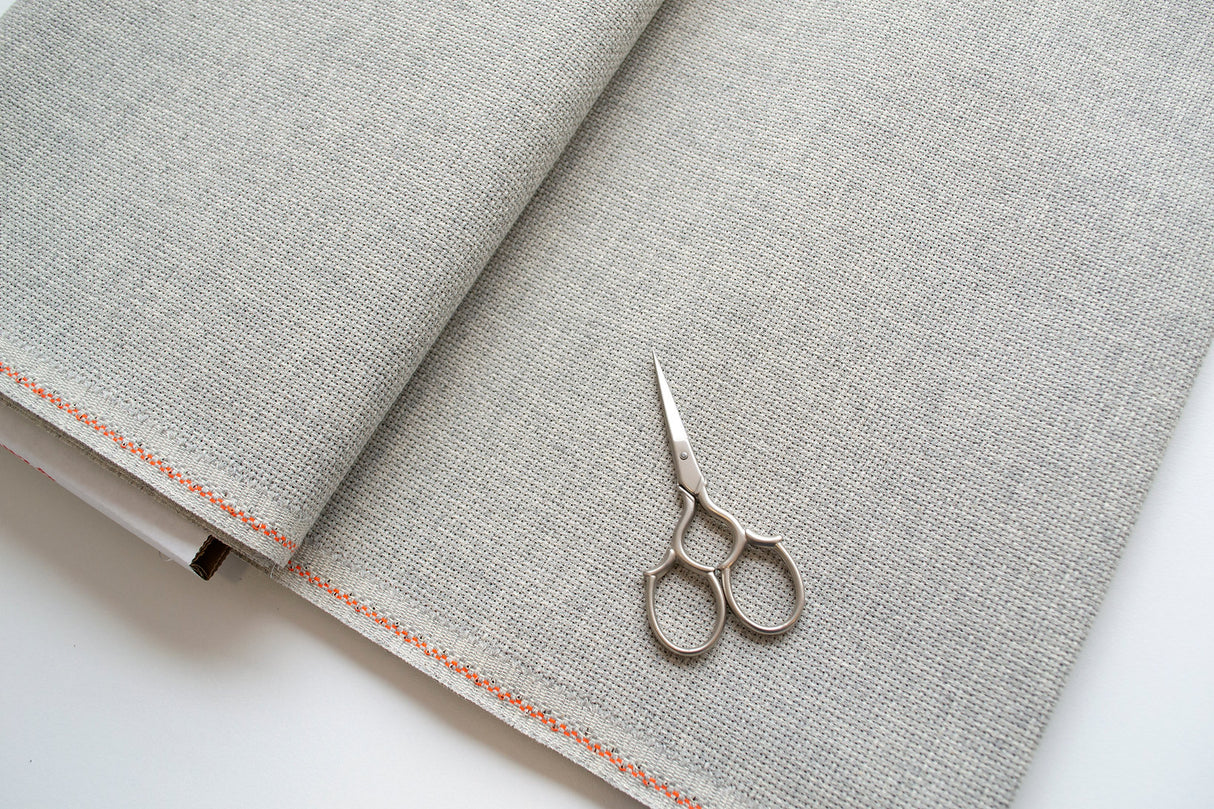 Superficie uniforme de la tela Yorkshire Aida 14 ct Zweigart para bordado preciso