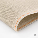 Detalle de la textura de la tela Lugana 28 ct Zweigart Light Mocha