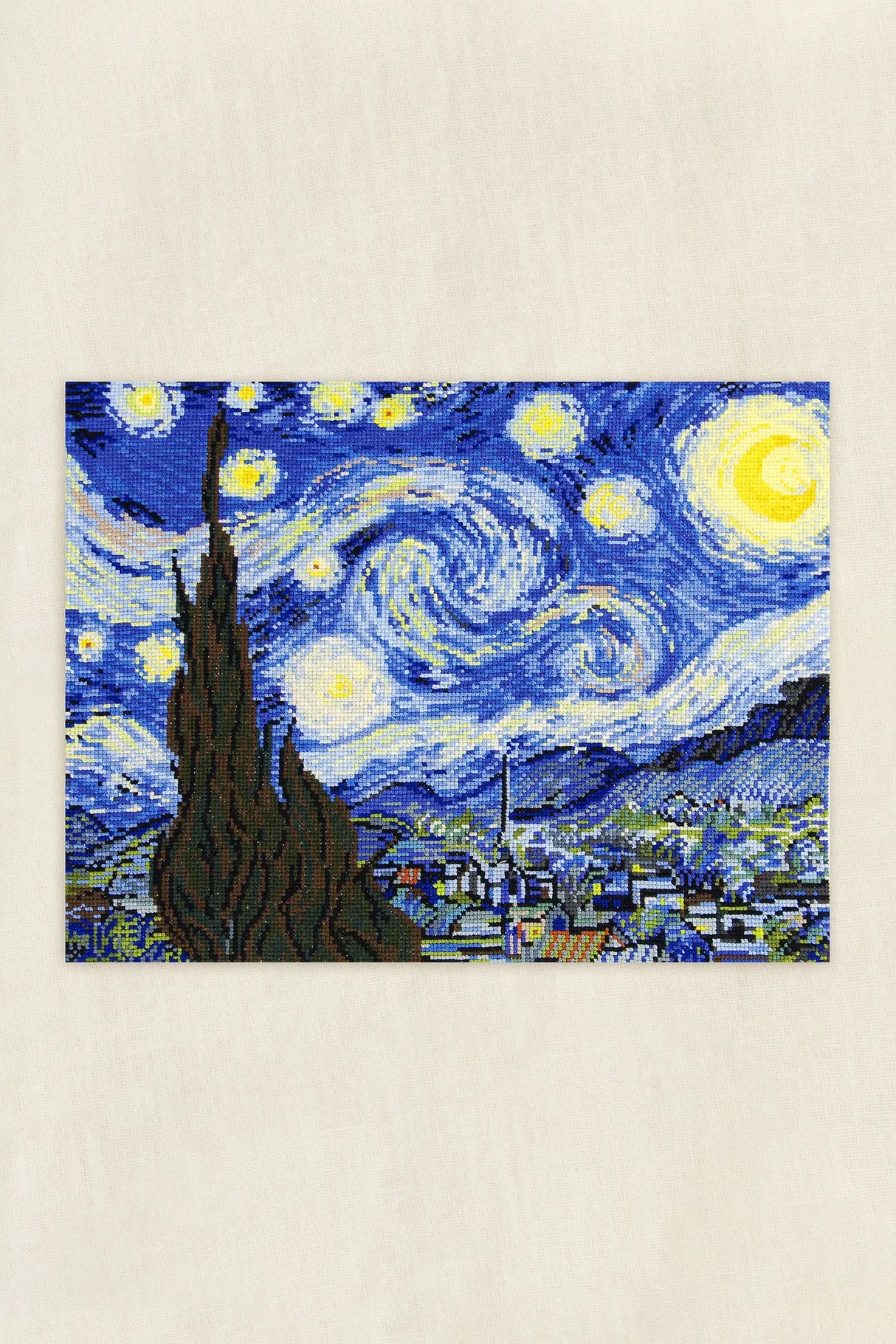 La Noche Estrellada de Van Gogh – Kit de Punto de Cruz Avanzado DMC BK1995
