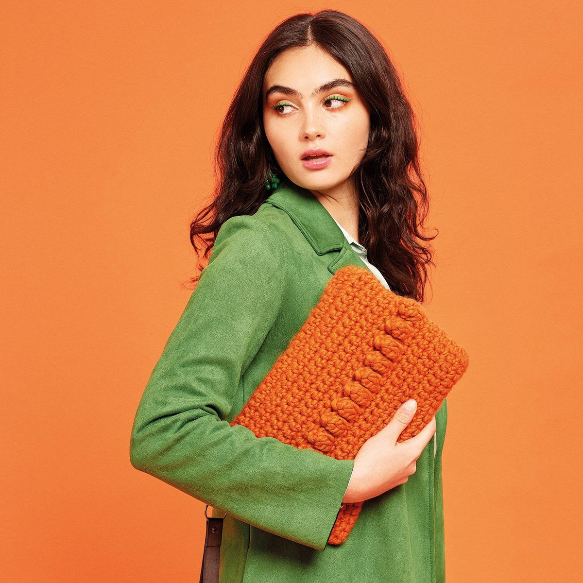 Patrón de crochet para clutch Smol con ovillos Chunky Wow! de Katia