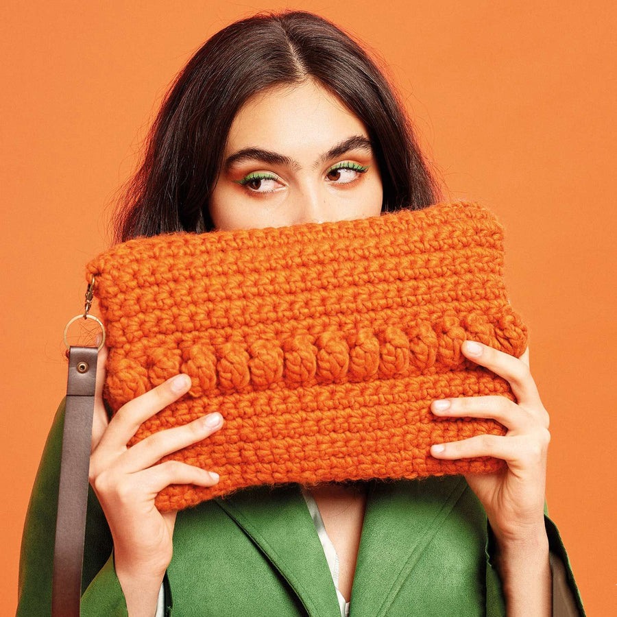 Patrón de crochet para clutch Smol con ovillos Chunky Wow! de Katia